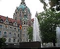 Neues Rathaus mit Sringbrunnen